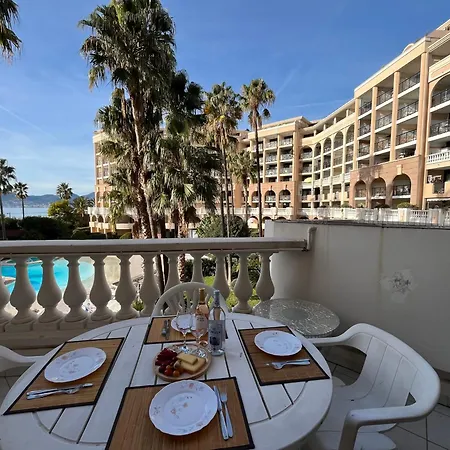 Avec Vue Et Piscine A