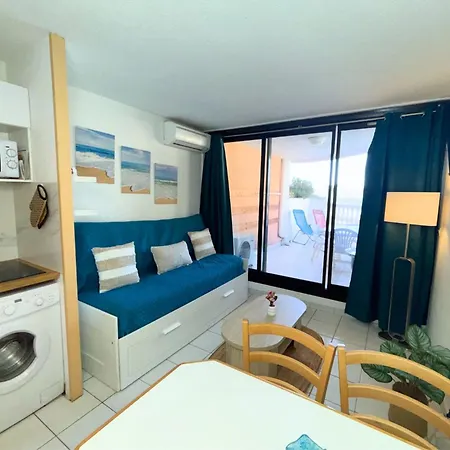 Avec Vue Et Piscine A Apartment